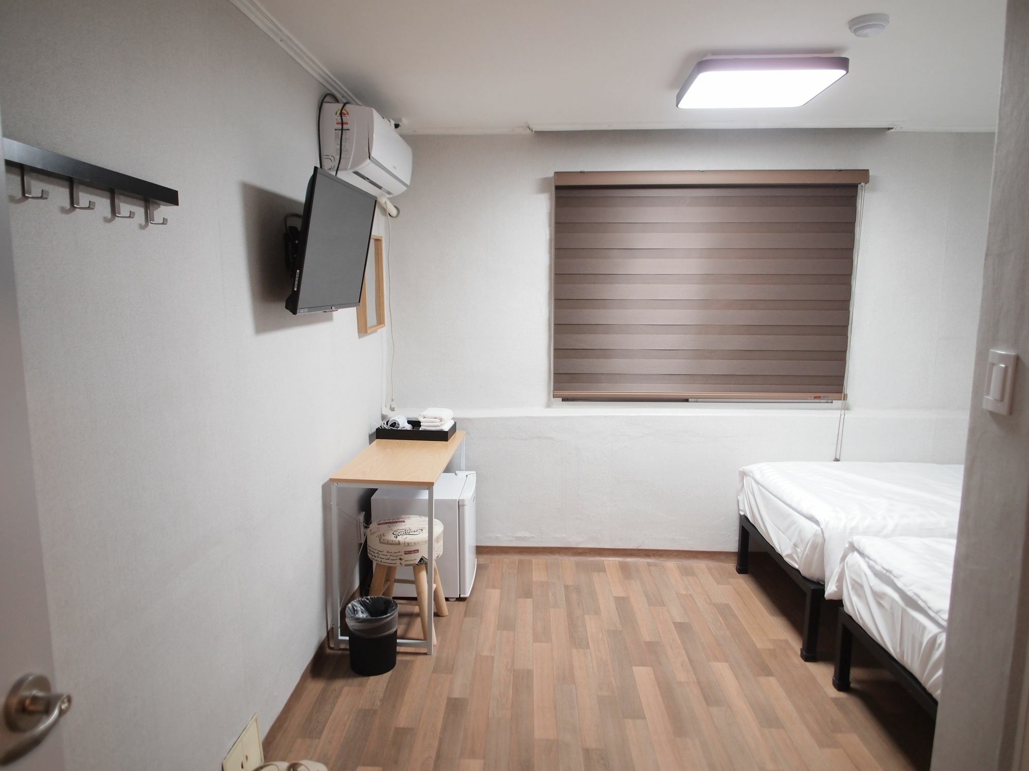 Hostel Gaon Sinchon Seoul Exterior photo