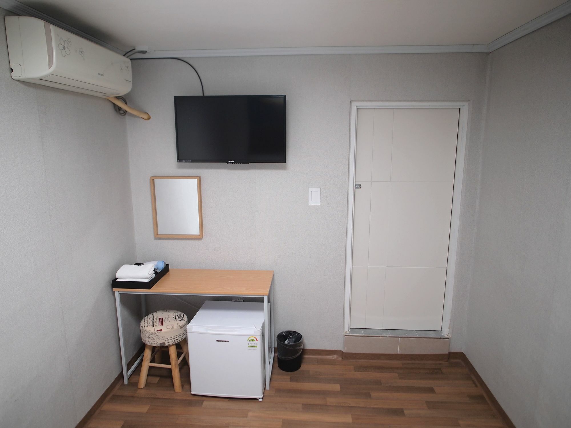 Hostel Gaon Sinchon Seoul Exterior photo